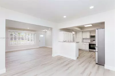 1900 NW 82nd Ter, Pembroke Pines, FL 33024 - Photo 5