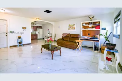 511 York, Lehigh Acres, FL 33936 - Photo 9