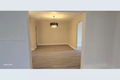 1259 NW 34th Ave, Miami, FL 33125 - Photo 9