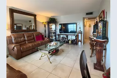 551 SW 135th Ave #413B, Pembroke Pines, FL 33027 - Photo 3