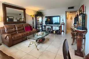 551 SW 135th Ave, Pembroke Pines, FL 33027 - Photo 3