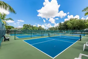 551 SW 135th Ave, Pembroke Pines, FL 33027 - Photo 25