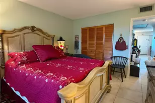 551 SW 135th Ave, Pembroke Pines, FL 33027 - Photo 7