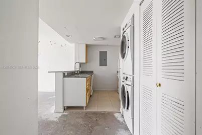 275 NE 18th St #1803, Miami, FL 33132 - Photo 9