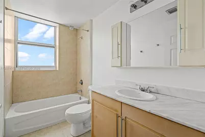 275 NE 18th St #1803, Miami, FL 33132 - Photo 25
