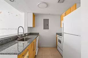 275 NE 18th St, Miami, FL 33132 - Photo 17
