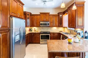 10564 NW 57th St, Doral, FL 33178 - Photo 3