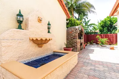 10564 NW 57th St, Doral, FL 33178 - Photo 53