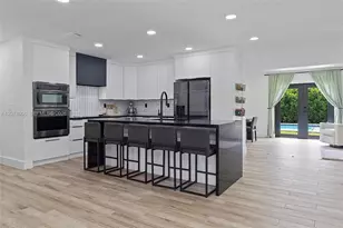 10630 NW 19th Pl, Pembroke Pines, FL 33026 - Photo 9