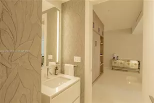 300 Biscayne Blvd Way, Miami, FL 33131 - Photo 5
