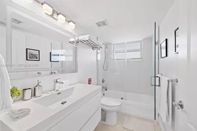 1200 Brickell Bay Dr #3701, Miami, FL 33131 - Photo 15