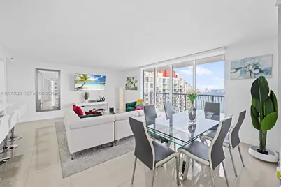 1200 Brickell Bay Dr #3701, Miami, FL 33131 - Photo 7