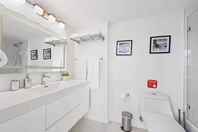 1200 Brickell Bay Dr #3701, Miami, FL 33131 - Photo 21