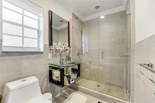 140 N Hibiscus Dr, Miami Beach, FL 33139 - Photo 25