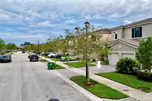 668 NE 191st St, Miami, FL 33179 - Photo 25