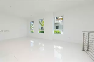 9165 NW 33rd St, Doral, FL 33172 - Photo 11