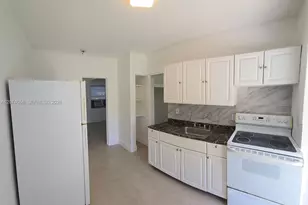 669 NW 28th St, Miami, FL 33127 - Photo 11