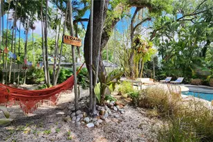 391 NE 131st St, North Miami, FL 33161 - Photo 13
