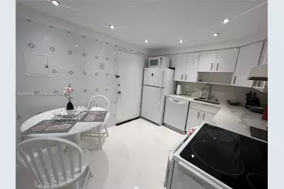 5555 Collins Ave #7T, Miami Beach, FL 33140 - Photo 13