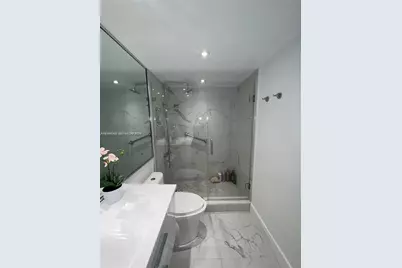 5555 Collins Ave #7T, Miami Beach, FL 33140 - Photo 9