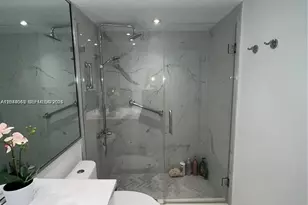 5555 Collins Ave, Miami Beach, FL 33140 - Photo 9