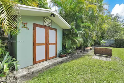 8220 SW 162nd St, Palmetto Bay, FL 33157 - Photo 27