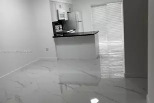 5560 W 21st Ct, Hialeah, FL 33016 - Photo 3
