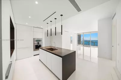 300 Biscayne Blvd Way #4605, Miami, FL 33131 - Photo 3