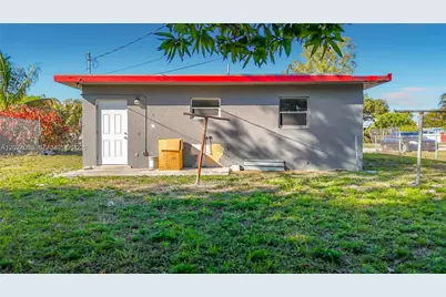 2408 NW 8th St, Pompano Beach, FL 33069 - Photo 17