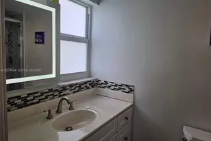 300 NE 12th Ave, Hallandale Beach, FL 33009 - Photo 27