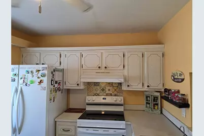 300 NE 12th Ave #108, Hallandale Beach, FL 33009 - Photo 17