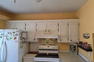 300 NE 12th Ave, Hallandale Beach, FL 33009 - Photo 17