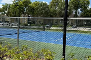 9454 S Palm Cir S, Pembroke Pines, FL 33025 - Photo 15