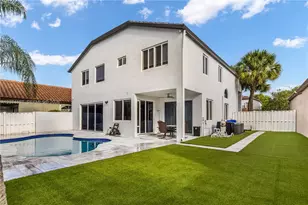 15724 NW 11th St, Pembroke Pines, FL 33028 - Photo 3