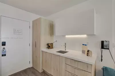6080 Collins Ave #508, Miami Beach, FL 33140 - Photo 15