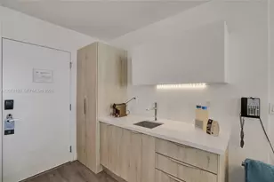 6080 Collins Ave, Miami Beach, FL 33140 - Photo 15
