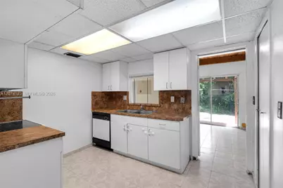 3711 Riverside Dr, Coral Springs, FL 33065 - Photo 7