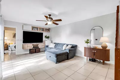 804 SW 119th Way #804, Davie, FL 33325 - Photo 3