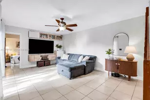 804 SW 119th Way, Davie, FL 33325 - Photo 3