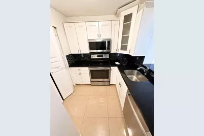 2721 Ocean Club Blvd #201, Hollywood, FL 33019 - Photo 5