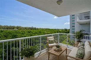 15051 Royal Oaks Ln, North Miami, FL 33181 - Photo 7