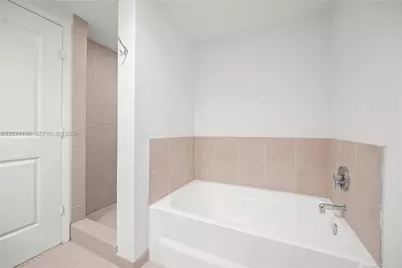 333 NE 24th St #1401, Miami, FL 33137 - Photo 19