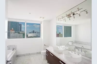 244 Biscayne Blvd #1002, Miami, FL 33132 - Photo 11