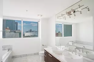 244 Biscayne Blvd, Miami, FL 33132 - Photo 11