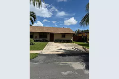 278 SW 7th St #1, Dania Beach, FL 33004 - Photo 1