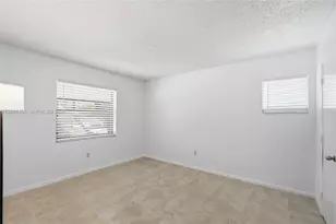 6040 Shaker Wood Cir, Tamarac, FL 33319 - Photo 15