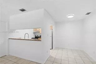 6040 Shaker Wood Cir, Tamarac, FL 33319 - Photo 11