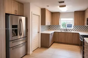9461 SW 62nd St, Miami, FL 33173 - Photo 3