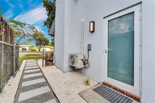 10430 Sunset Strip, Sunrise, FL 33322 - Photo 5