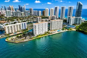 300 Bayview Dr, Sunny Isles Beach, FL 33160 - Photo 23